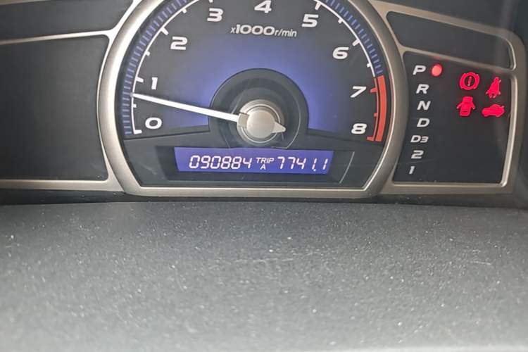 Used CIIMO 2012 1.8L Automatic Odometer Close Up