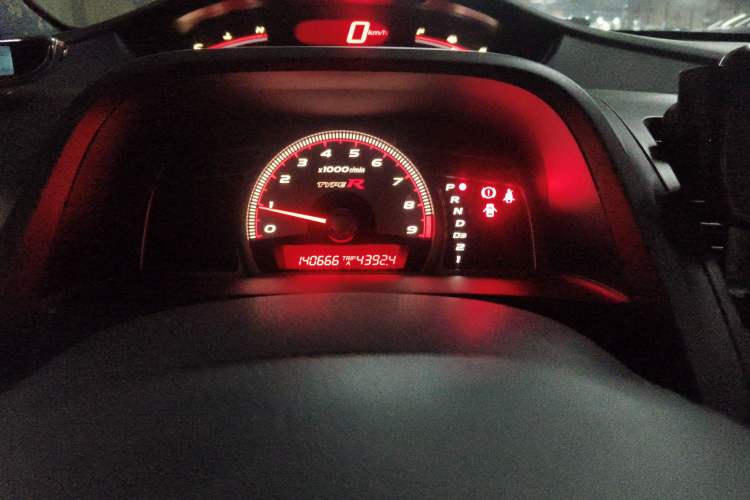 Used CIIMO 2012 1.8L Automatic Odometer Close Up