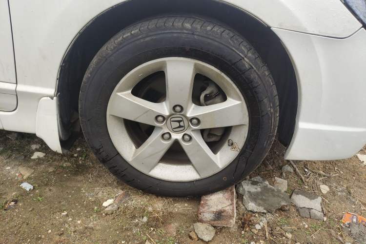Used CIIMO 2012 1.8L Manual Right Front Wheel Hub