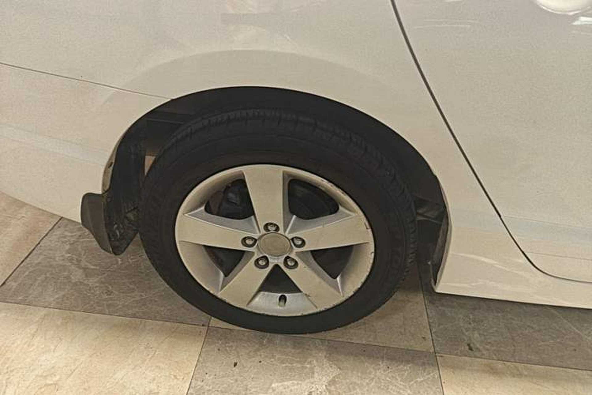 Used CIIMO 2012 1.8L Automatic Right Rear Wheel Hub