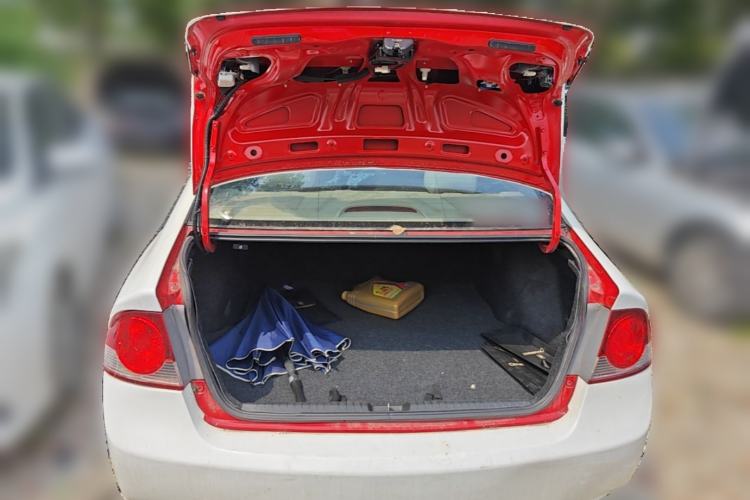 Used CIIMO 2012 1.8L Automatic Trunk