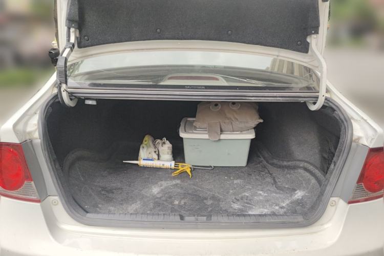 Used CIIMO 2012 1.8L Automatic Trunk