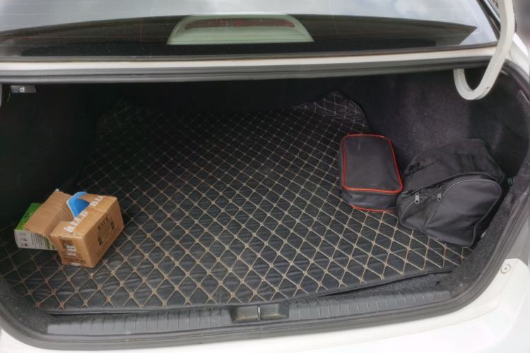 Used CIIMO 2012 1.8L Automatic Trunk