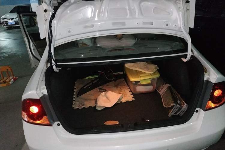 Used CIIMO 2012 1.8L Automatic Trunk