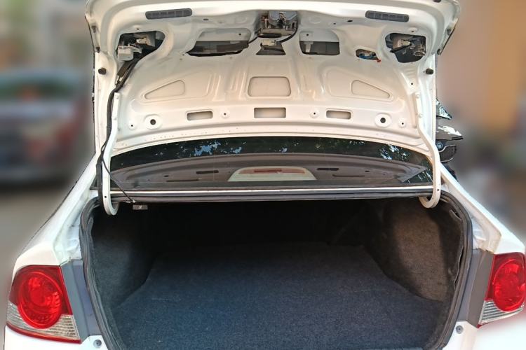 Used CIIMO 2012 1.8L Manual Trunk