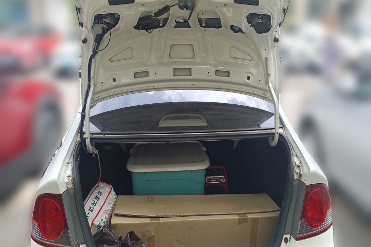 Used CIIMO 2012 1.8L Automatic Trunk