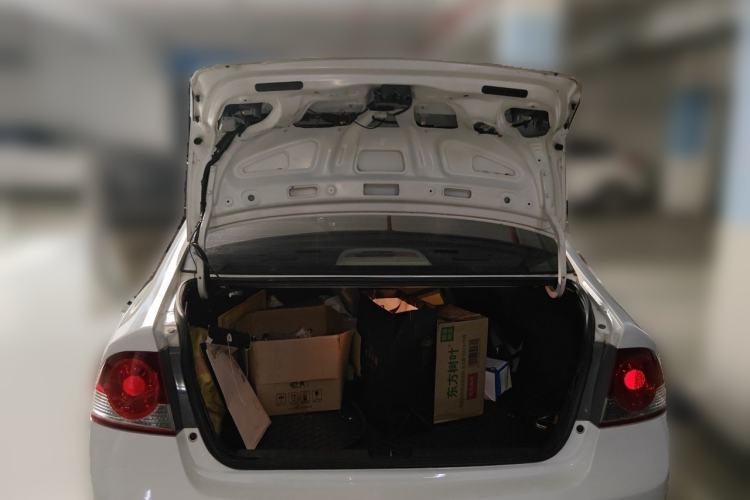Used CIIMO 2012 1.8L Automatic Trunk
