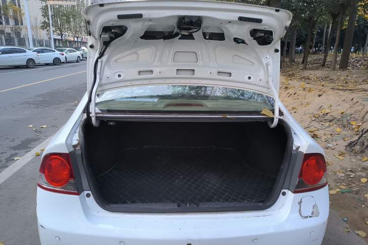 Used CIIMO 2012 1.8L Manual Trunk