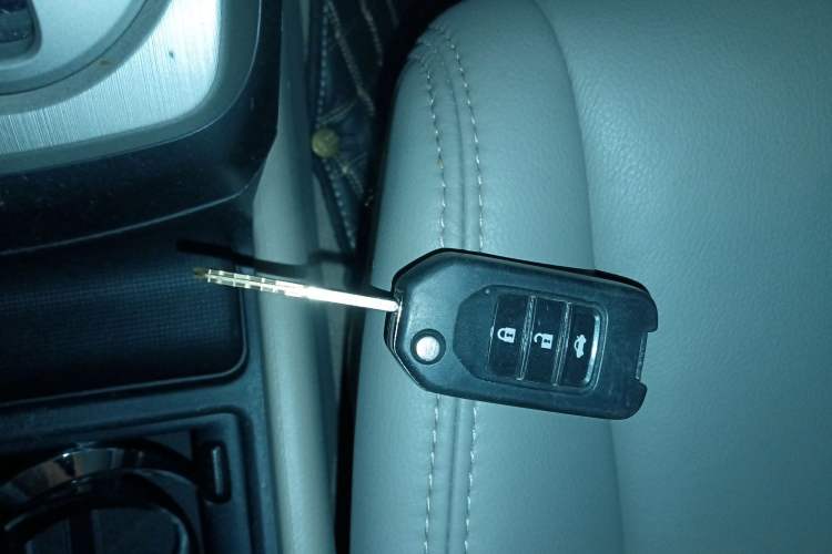 Used CIIMO 2012 1.8L Automatic Vehicle Key