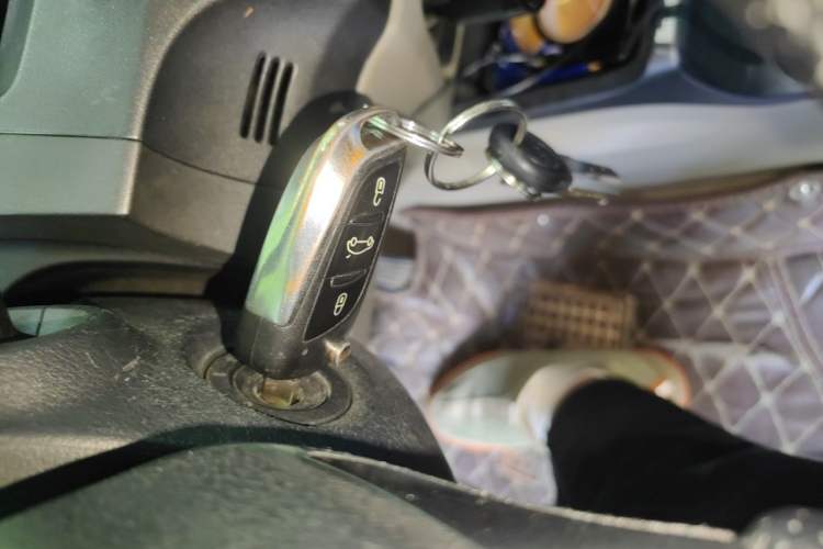 Used CIIMO 2012 1.8L Automatic Vehicle Key