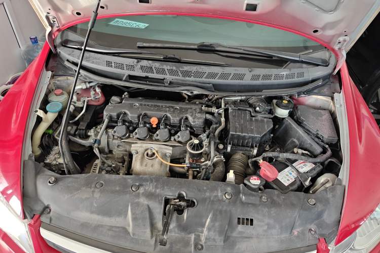 Used CIIMO 2015 1.8L Automatic Luxury Edition Engine Bay