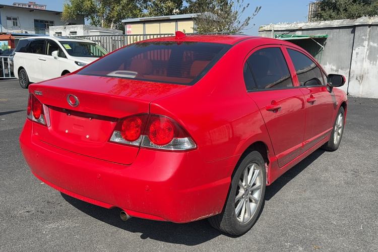 Used CIIMO 2015 1.8L Automatic Luxury Edition Exterior 3