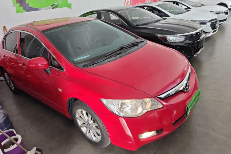 Used CIIMO 2015 1.8L Automatic Luxury Edition Front Right 45 Deg