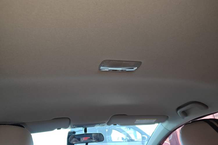 Used CIIMO 2015 1.8L Automatic Luxury Edition Headliner