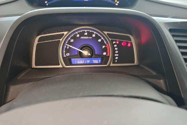 Used CIIMO 2015 1.8L Automatic Luxury Edition Instrument Cluster