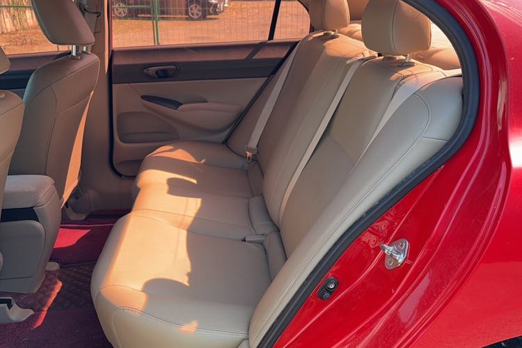 Used CIIMO 2015 1.8L Automatic Luxury Edition Interior 1