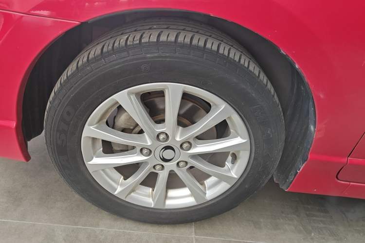 Used CIIMO 2015 1.8L Automatic Luxury Edition Left Front Wheel Hub