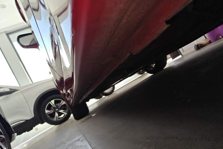 Used CIIMO 2015 1.8L Automatic Luxury Edition Left Side Sill