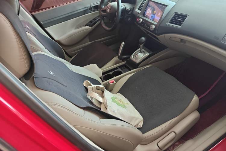 Used CIIMO 2015 1.8L Automatic Luxury Edition Right Front Seat