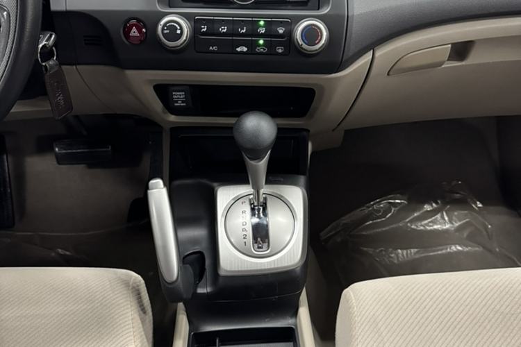 Used CIIMO 2015 1.8L Automatic Comfort Edition Audio And AC Panel
