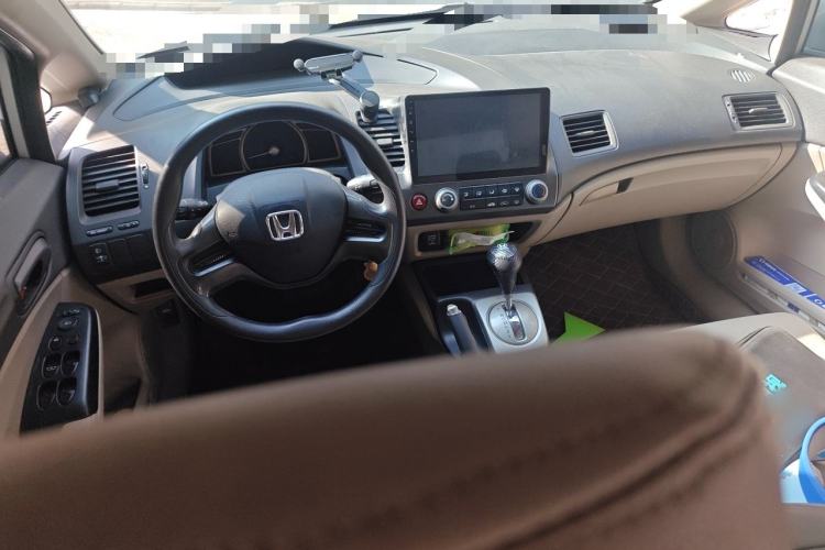 Used CIIMO 2015 1.8L Automatic Comfort Edition Center Console