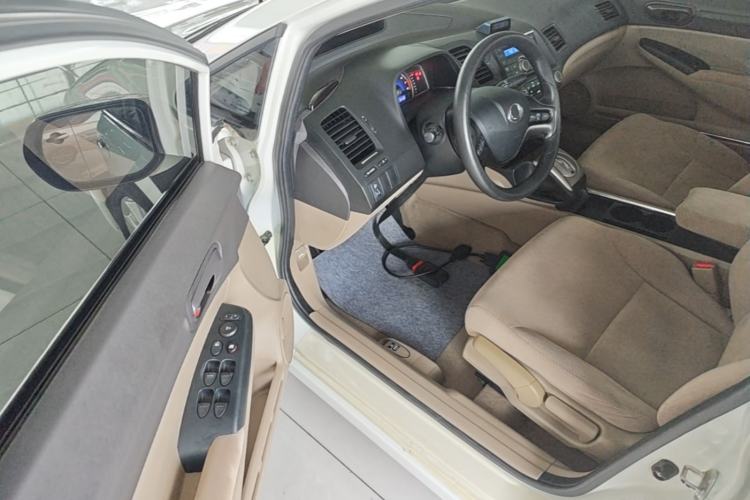 Used CIIMO 2015 1.8L Automatic Comfort Edition Driver Seat