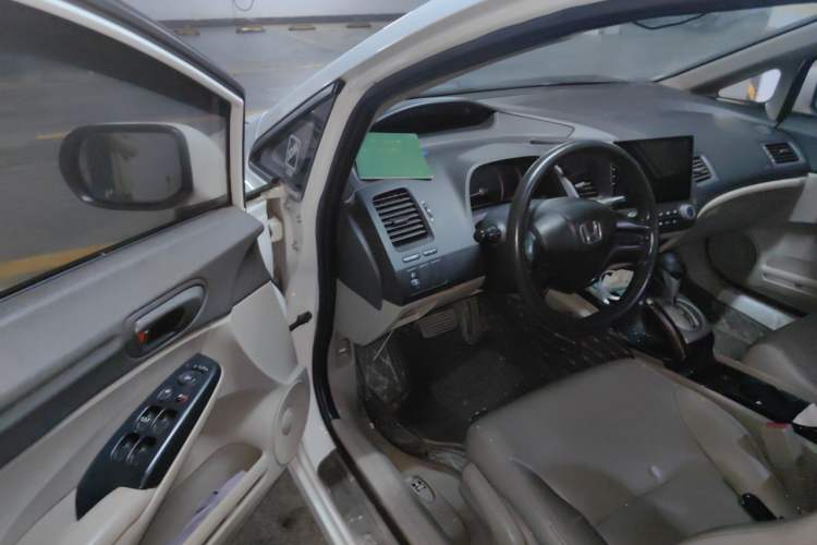 Used CIIMO 2015 1.8L Automatic Comfort Edition Driver Seat