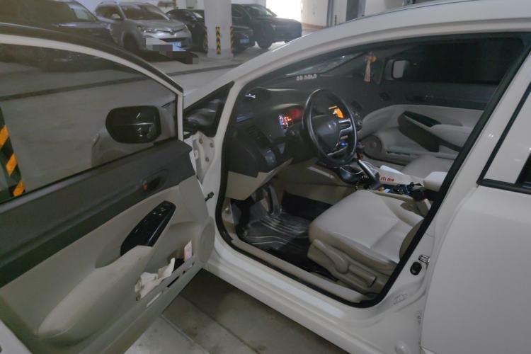 Used CIIMO 2015 1.8L Automatic Luxury Edition Driver Seat