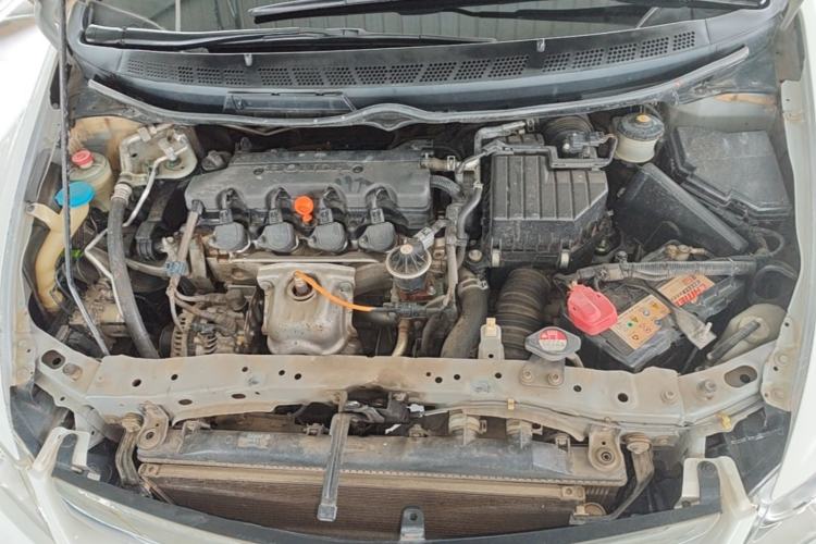 Used CIIMO 2015 1.8L Automatic Comfort Edition Engine Bay
