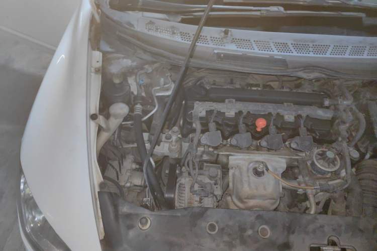 Used CIIMO 2015 1.8L Automatic Comfort Edition Engine Bay Right