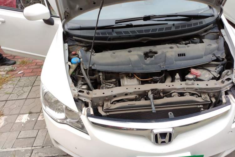 Used CIIMO 2015 1.8L Automatic Comfort Edition Engine Bay Right
