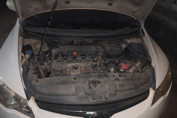 Used CIIMO 2015 1.8L Automatic Comfort Edition Engine Bay