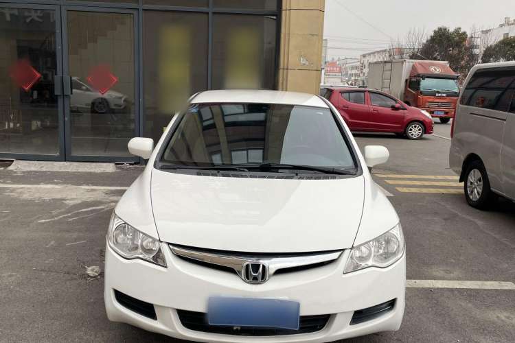 Used CIIMO 2015 1.8L Automatic Comfort Edition Exterior 1