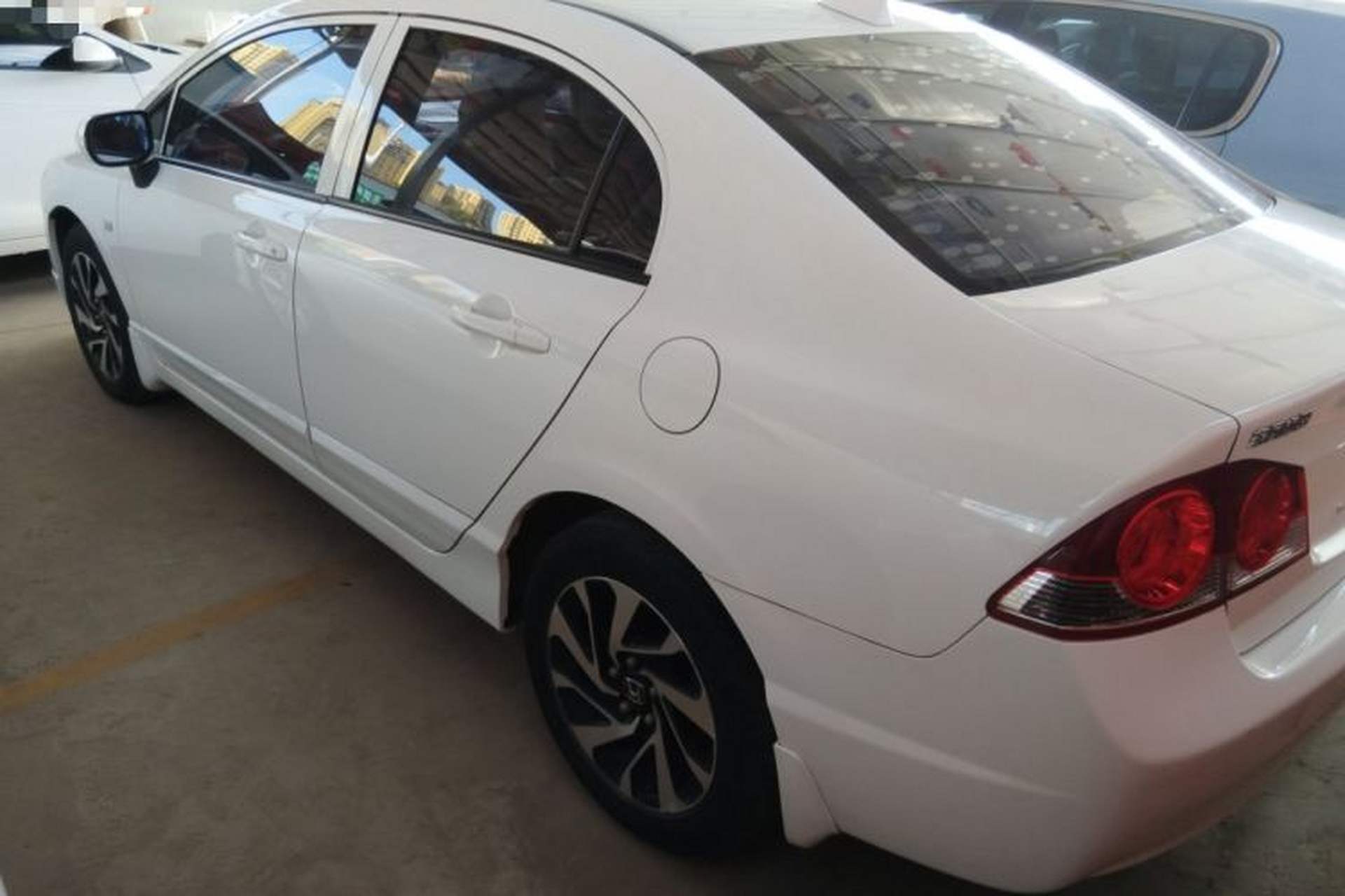 Used CIIMO 2015 1.8L Automatic Comfort Edition Exterior 2