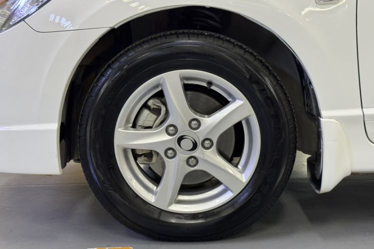 Used CIIMO 2015 1.8L Automatic Comfort Edition Exterior 6