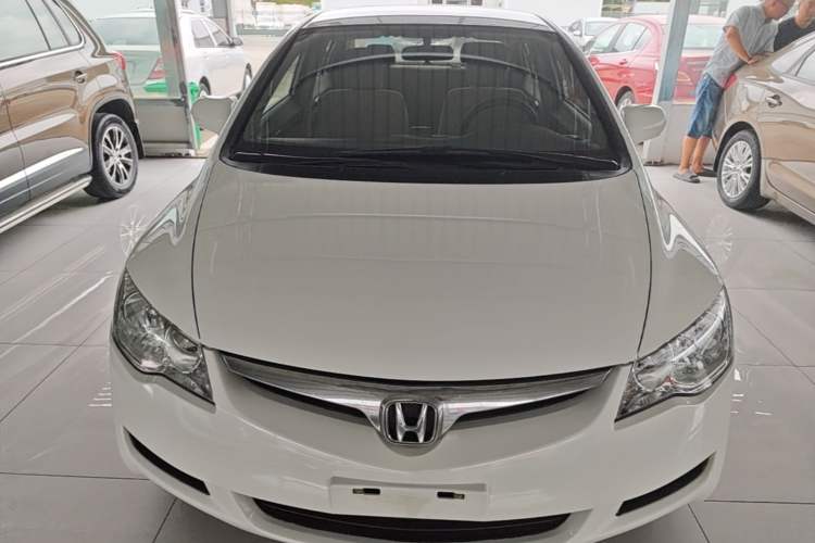 Used CIIMO 2015 1.8L Automatic Comfort Edition Front