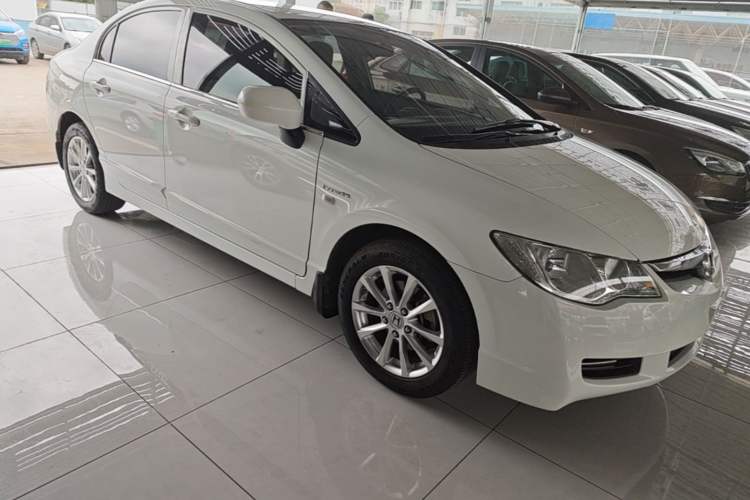 Used CIIMO 2015 1.8L Automatic Comfort Edition Front Right 45 Deg