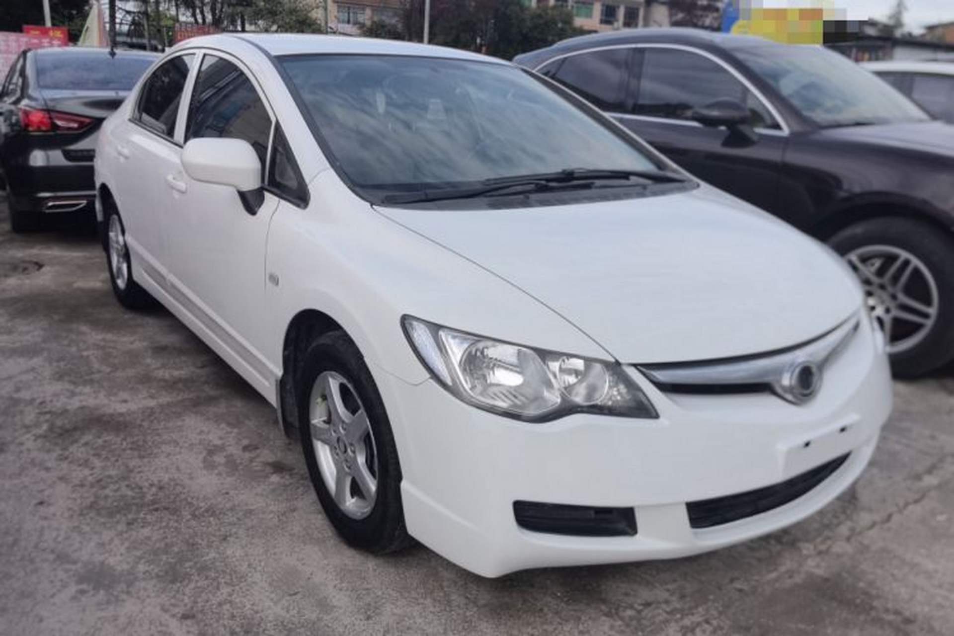 Used CIIMO 2015 1.8L Automatic Comfort Edition Front Right 45 Deg