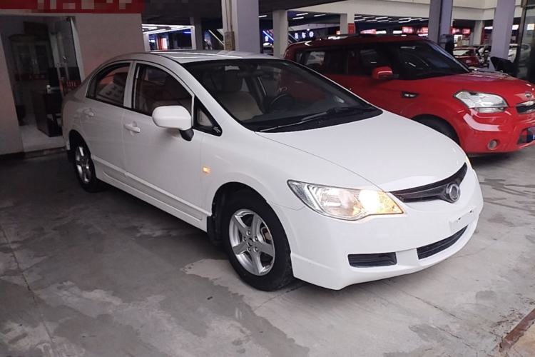 Used CIIMO 2015 1.8L Automatic Comfort Edition Front Right 45 Deg