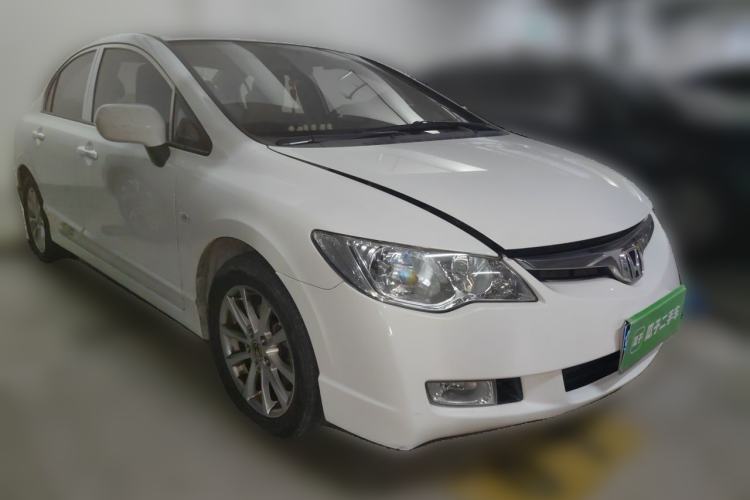 Used CIIMO 2015 1.8L Automatic Luxury Edition Front Right 45 Deg