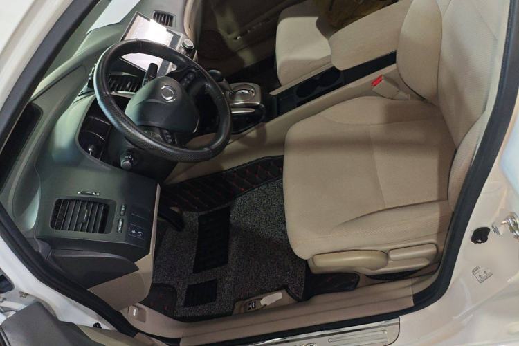 Used CIIMO 2015 1.8L Automatic Comfort Edition Left Front Seat