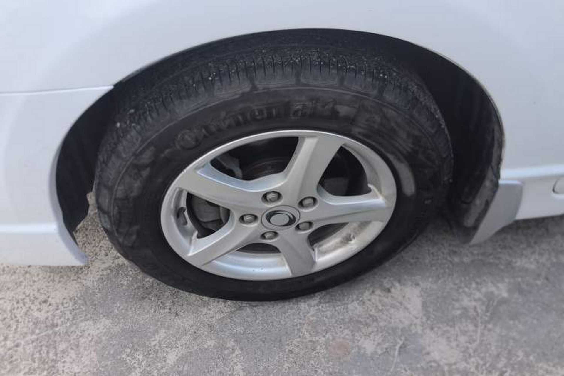 Used CIIMO 2015 1.8L Automatic Comfort Edition Left Front Wheel Hub