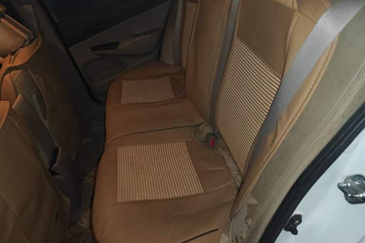 Used CIIMO 2015 1.8L Automatic Comfort Edition Left Rear Seat
