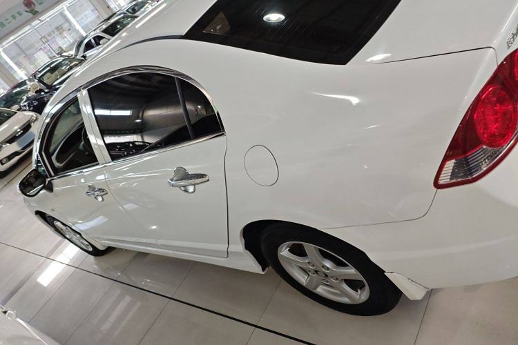 Used CIIMO 2015 1.8L Automatic Comfort Edition Left Side