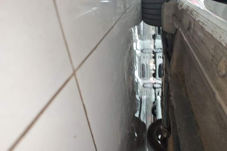 Used CIIMO 2015 1.8L Automatic Comfort Edition Left Side Sill
