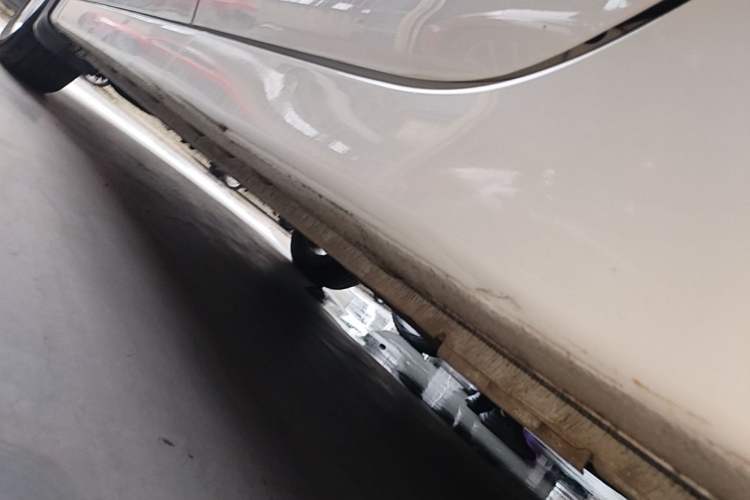 Used CIIMO 2015 1.8L Automatic Comfort Edition Left Side Sill