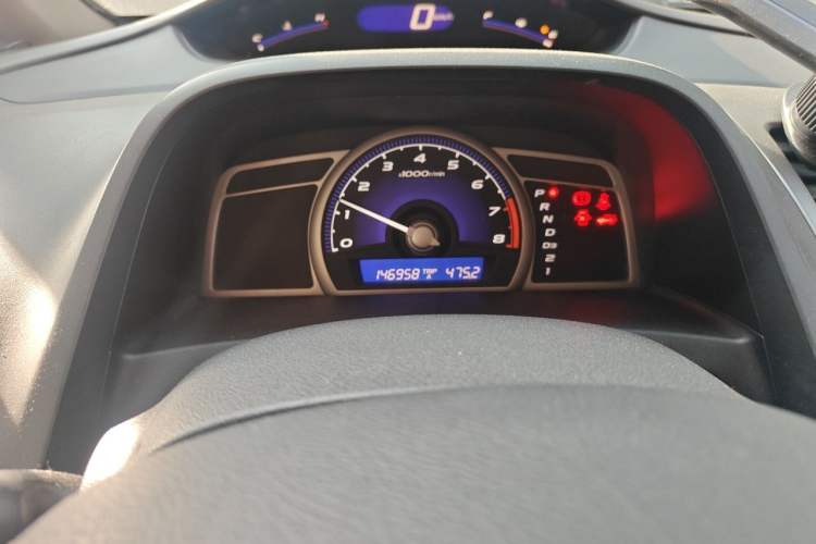 Used CIIMO 2015 1.8L Automatic Comfort Edition Odometer Close Up
