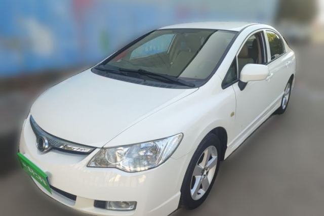 Used CIIMO 2015 1.8L Automatic Luxury Edition