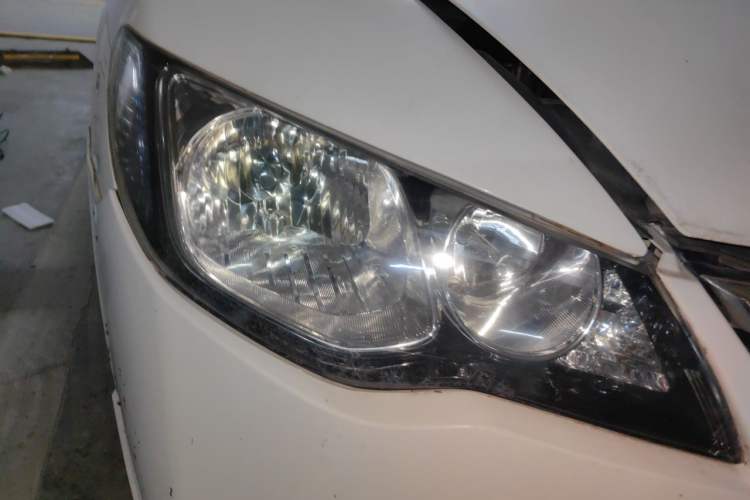 Used CIIMO 2015 1.8L Automatic Comfort Edition Right Front Headlight