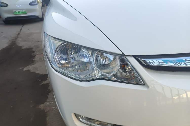 Used CIIMO 2015 1.8L Automatic Luxury Edition Right Front Headlight